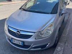Grigio Usata 2009 Opel Corsa Club Tre volumi | 4200 € (Buon prezzo)