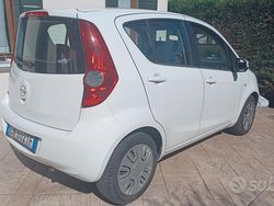Bianco Usata 2012 Opel Agila Due volumi | 2900 € (Ottimo prezzo)