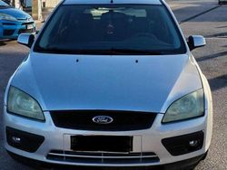 Usata 2007 Ford Focus Tre volumi | 2000 € (Buon prezzo)