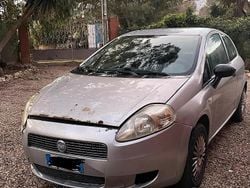Grigio Usata 2005 Fiat Grande Punto Due volumi | 2000 € (Buon prezzo)