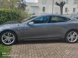 Grigio Usata 2014 Tesla Model S Tre volumi | 23.000 € (Super prezzo)