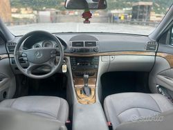 Nero Usata 2007 Mercedes E280 Tre volumi | 5900 € (Ottimo prezzo)