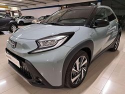 Tarragon & black Usata 2024 Toyota Aygo X Lounge SUV | 17.900 € (Buon prezzo)