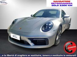 Grigio chiaro Usata 2023 Porsche 911 Carrera 4 Coupé | 139.990 € (Molto cara)