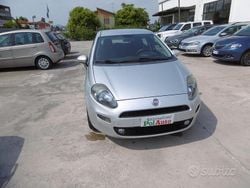 Grigio Usata 2014 Fiat Punto Lounge Tre volumi | 7000 € (Molto cara)