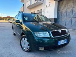 Verde Usata 2001 Skoda Fabia Elegance Due volumi | 1350 € (Buon prezzo)