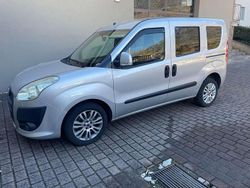 Grigio Usata 2011 Fiat Doblò Emotion Monovolume | 6900 € (Buon prezzo)