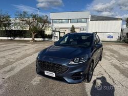 Blu/azzurro Usata 2022 Ford Kuga ST-Line SUV | 18.900 € (Buon prezzo)