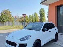 Bianco Usata 2016 Porsche Cayenne SUV | 25.999 € (Buon prezzo)