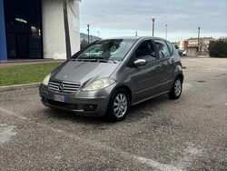 Grigio Usata 2008 Mercedes A180 Tre volumi | 1400 € (Super prezzo)
