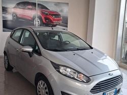 Grigio Usata 2016 Ford Fiesta Tre volumi | 6400 € (Buon prezzo)