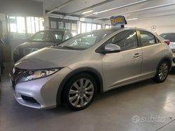 Grigio Usata 2012 Honda Civic Executive Tre volumi | 8490 € (Buon prezzo)