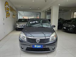 Grigio scuro metallizzato Usata 2012 Dacia Sandero Due volumi | 5900 € (Molto cara)