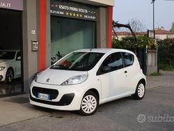 Bianco Usata 2012 Peugeot 107 Active Due volumi | 4900 € (Molto cara)
