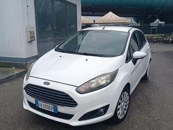 Bianco Usata 2014 Ford Fiesta Titanium Due volumi | 3500 € (Ottimo prezzo)