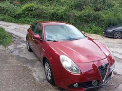 Rosso Usata 2012 Alfa Romeo Giulietta Tre volumi | 7200 € (Buon prezzo)