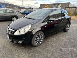 Black sapphire Usata 2010 Opel Corsa Edition Tre volumi | 3890 € (Buon prezzo)