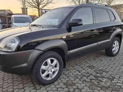 Nero Usata 2004 Hyundai Tucson Dynamiq SUV | 2400 € (Molto cara)
