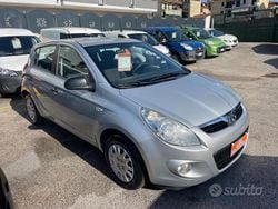 Argento Usata 2012 Hyundai i20 Tre volumi | 3890 € (Buon prezzo)