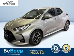 Argento metallizzato Usata 2022 Toyota Yaris Hybrid Trend Tre volumi | 18.000 € (Buon prezzo)