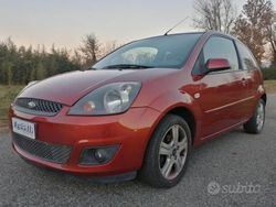 Arancione Usata 2008 Ford Fiesta Ghia Due volumi | 3900 € (Molto cara)