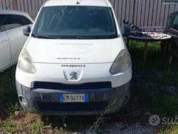 Bianco Usata 2012 Peugeot Partner Tepee Monovolume | 990 €