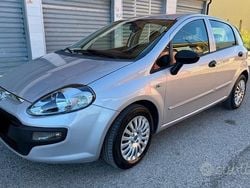 Grigio Usata 2014 Fiat Punto Young Tre volumi | 4999 € (Buon prezzo)