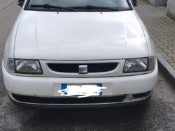 Bianco Usata 1999 Seat Cordoba Tre volumi | 800 €