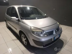 Grigio Usata 2006 Renault Scénic II Exception Monovolume | 2900 € (Buon prezzo)