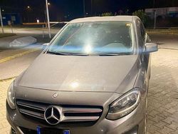 Grigio Usata 2015 Mercedes 180 Tre volumi | 11.000 €