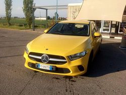 Giallo Usata 2019 Mercedes A180 Tre volumi | 20.000 € (Cara)