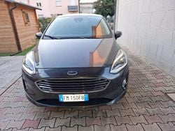 Grigio Usata 2017 Ford Fiesta Titanium Tre volumi | 10.500 € (Buon prezzo)