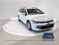 Bianco Usata 2024 VW Golf VIII Life Station wagon | 27.600 € (Buon prezzo)