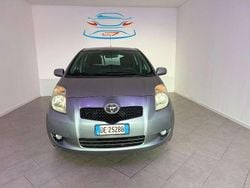 Grigio Usata 2006 Toyota Yaris Sol Tre volumi | 2990 € (Buon prezzo)