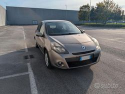 Usata 2010 Renault Clio II Tre volumi | 4900 € (Molto cara)