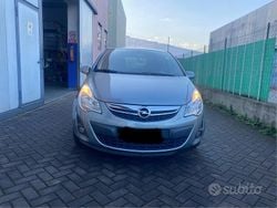 Grigio Usata 2011 Opel Corsa Tre volumi | 3800 € (Buon prezzo)