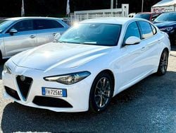 Bianco Usata 2017 Alfa Romeo Giulia Super Tre volumi | 16.000 € (Buon prezzo)