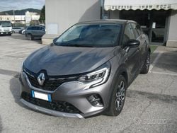 Grigio Usata 2023 Renault Captur Techno SUV | 18.450 € (Buon prezzo)
