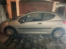 Grigio Usata 2007 Peugeot 207 Due volumi | 2100 € (Buon prezzo)