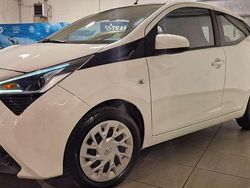 Bianco Usata 2020 Toyota Aygo Trend Due volumi | 11.100 € (Buon prezzo)
