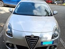 Usata 2015 Alfa Romeo Giulietta Due volumi | 8900 € (Buon prezzo)