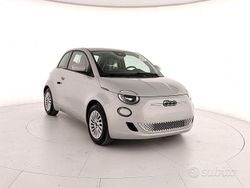 Verde Usata 2024 Fiat 500e Tre volumi | 18.900 € (Buon prezzo)
