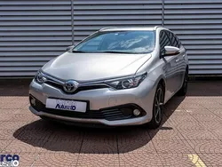 Grigio metallizzato Usata 2017 Toyota Auris Touring Sports Style Station wagon | 11.300 € (Buon prezzo)