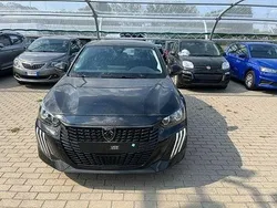 Nero Nuova 2025 Peugeot 208 Style Due volumi | 18.490 € (Buon prezzo)