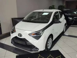 Bianco Usata 2022 Toyota Aygo Due volumi | 10.700 € (Buon prezzo)