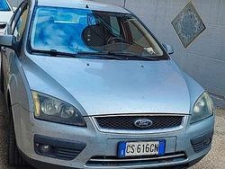 Grigio Usata 2004 Ford Focus Tre volumi | 3500 €