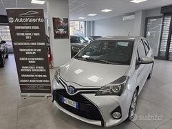 Grigio Usata 2016 Toyota Yaris Hybrid Style Tre volumi | 9500 € (Buon prezzo)