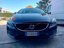 Blu/azzurro Usata 2016 Volvo V40 R-Design Momentum Tre volumi | 8100 € (Ottimo prezzo)