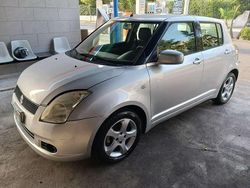 Argento Usata 2006 Suzuki Swift GL Due volumi | 1990 € (Buon prezzo)
