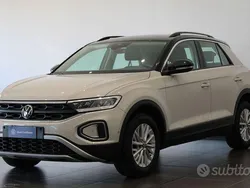 Grigio Usata 2022 VW T-Roc Life SUV | 21.900 € (Buon prezzo)